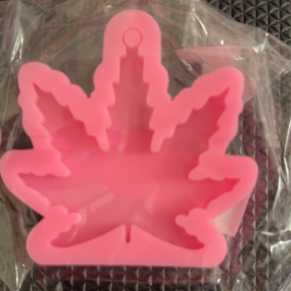 Various silicon molds for artists using epoxy resin, soap, molds, candle…